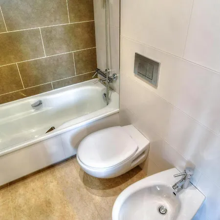 Apartamento San Antonio De Calonge, 3 Dormitorios, 6 Personas - Es-329-2 *